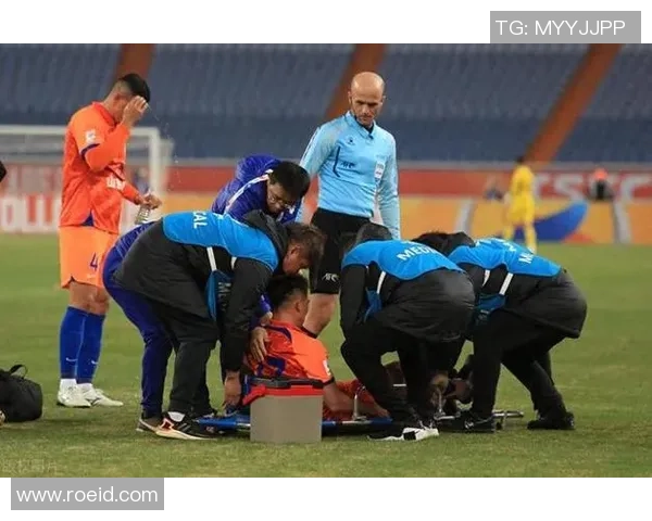 足球明星遭遇网络暴力恶搞图曝光引发热议 网友反思社交平台责任