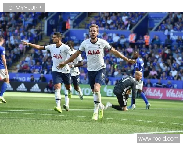 足球进攻天王崛起 打破对手防线的绝技与风采分析